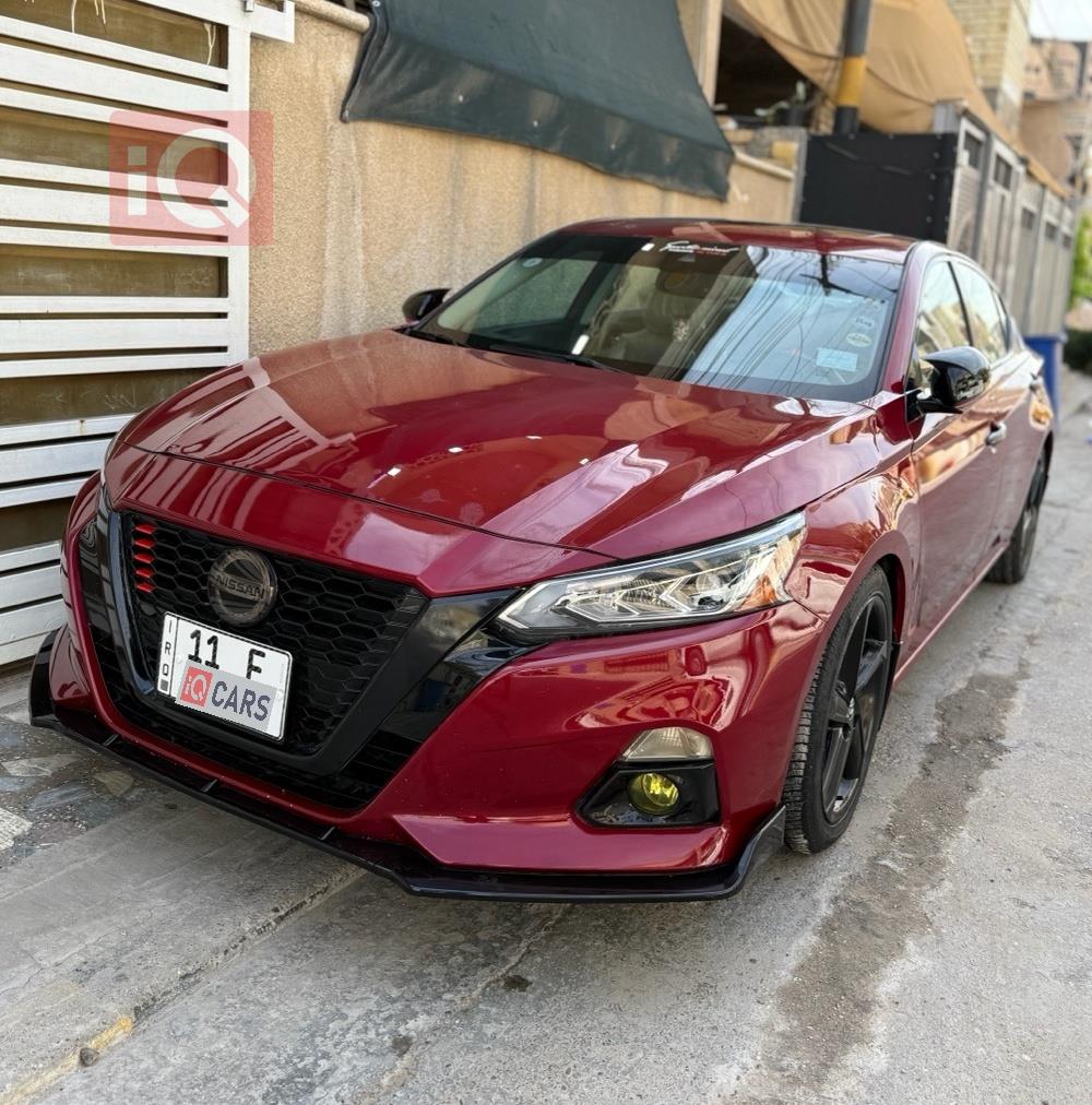 نيسان ألتيما